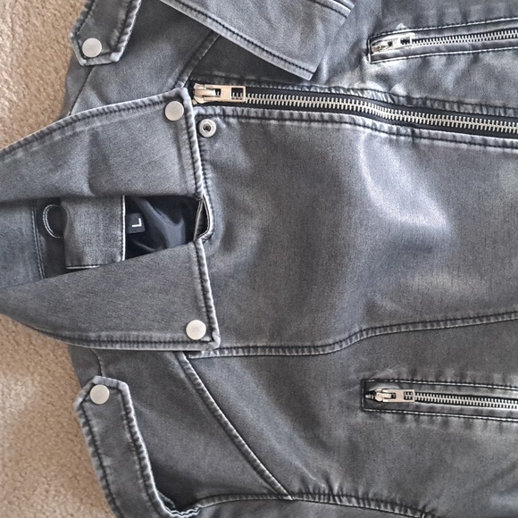 LARGE.   SHEIN FAUX DISTRESSED LEATHER BELTED JACKET - Picture 5 of 11